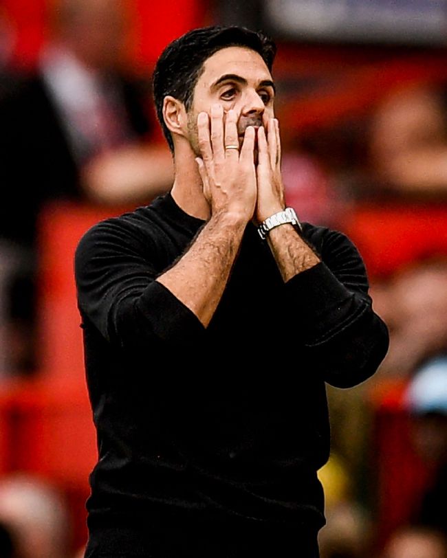 二次元掀开内裤打白嫩屁股